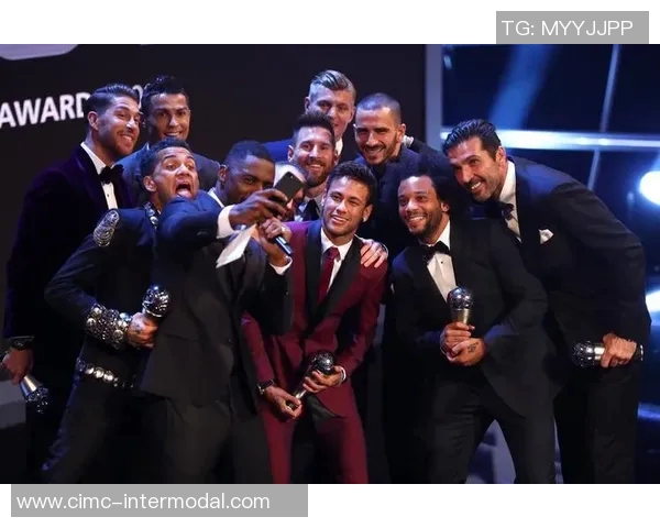 足球巨星同框高清盛宴最强阵容尽在眼前的精彩瞬间