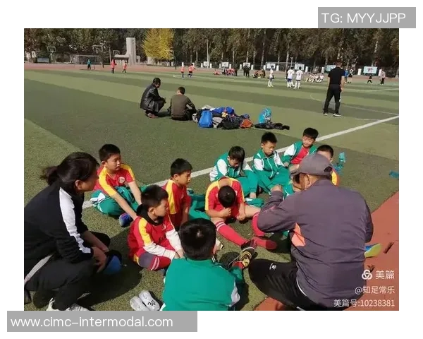 奥力奥篮球明星带你领略激情赛场的无限魅力与青春活力 奥力奥篮球明星带你领略激情赛场的无限魅力与青春活力